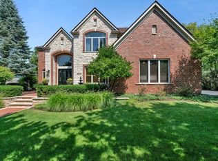 39W534 Bealer Cir, Geneva, IL 60134