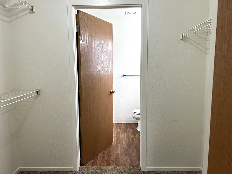 Windsor Place Apartments — Photo 96
