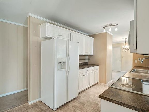 5th image of 299 Malden Ln
