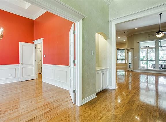 5th image of 1614 Blevins Ln