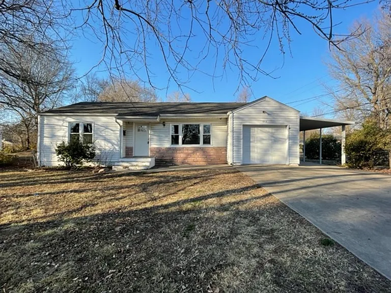 1213 E Wayland St — Photo 1