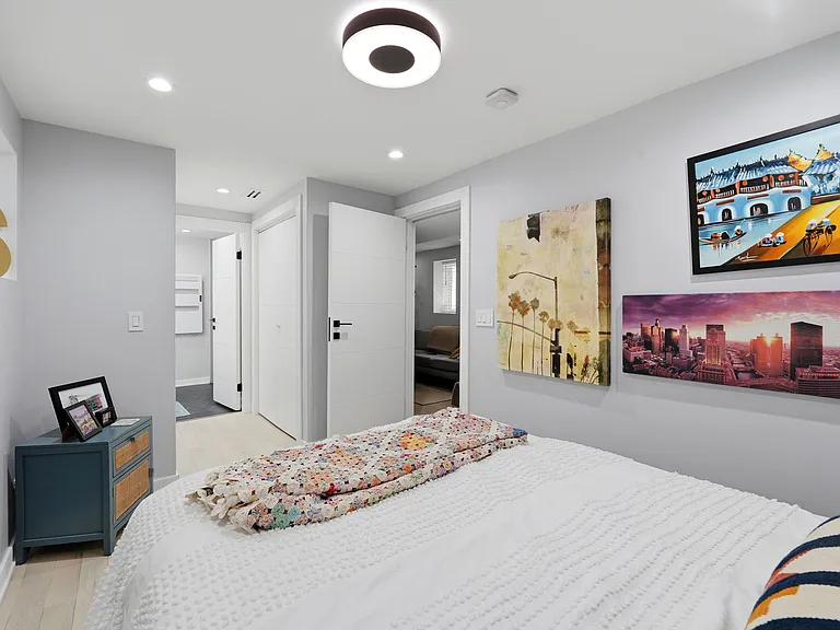 1518 W Melrose St #CH — Photo 25