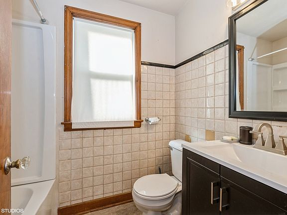 4th image of 227 Bellwood Ave