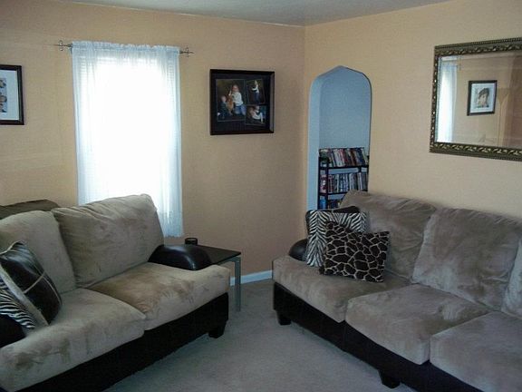 2nd image of 115 Stroud Ave