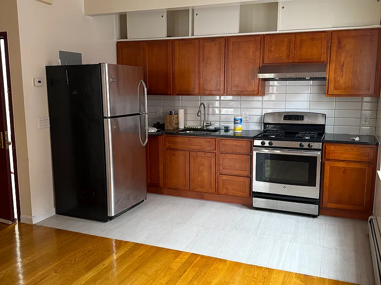 1764 W 12th St #2 — Photo 2
