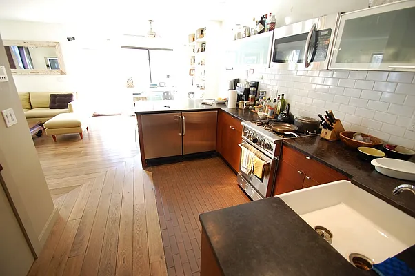 Rented by Bold New York | media 44