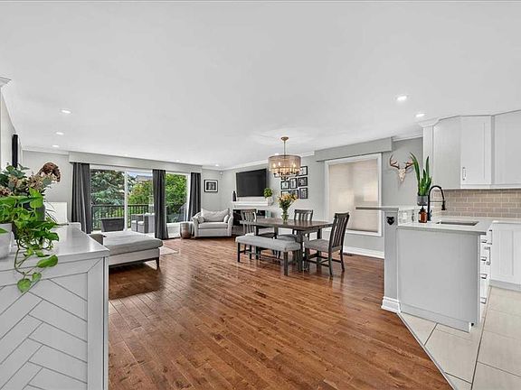 4th image of 756 N Strathcona Dr SW