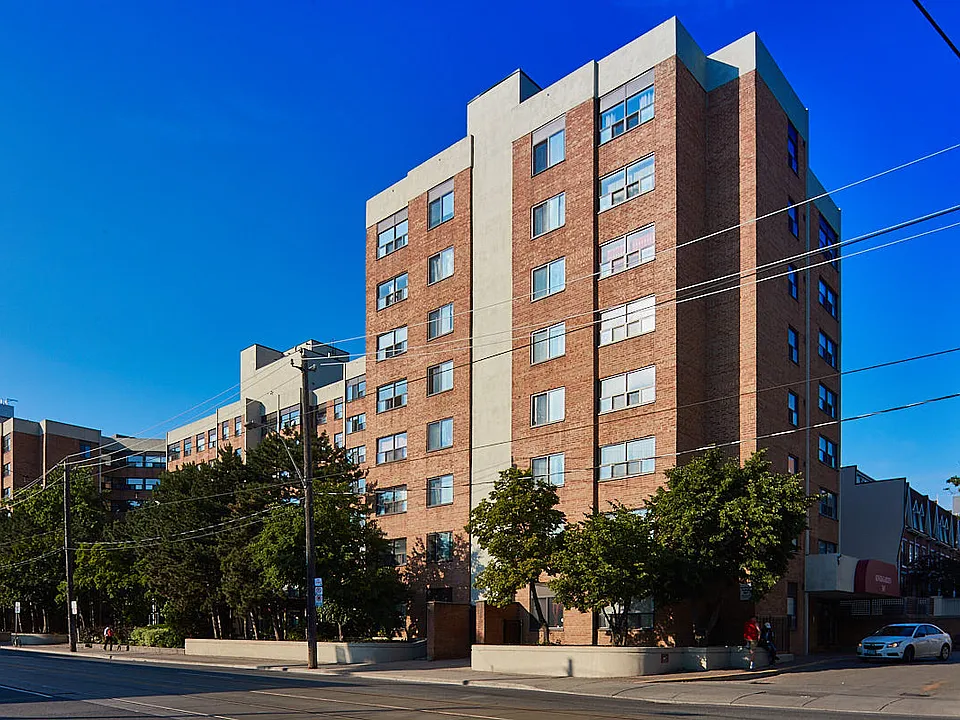 345 Dufferin St