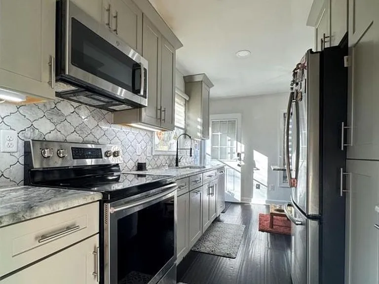 131 Casmar St SE — Photo 11
