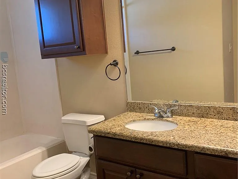 3329 Lieutenant Ave — Photo 6