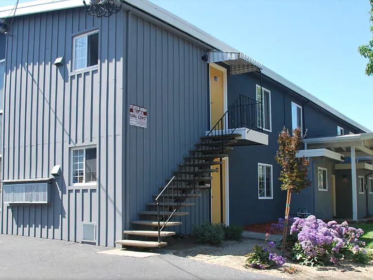 Cedar Blvd — Photo 9