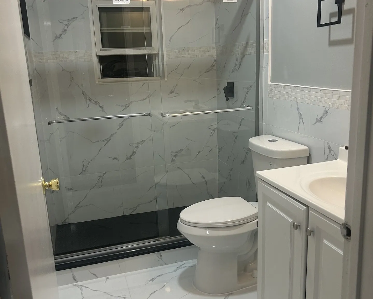 1 bed, 932 sqft, $2,100 — Photo 3
