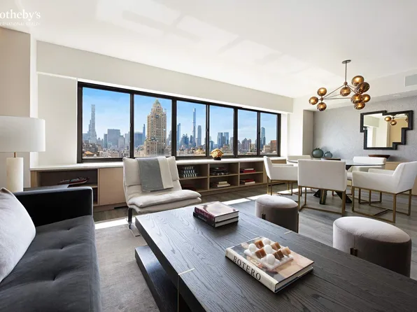 900 Park Avenue image 5 of 17