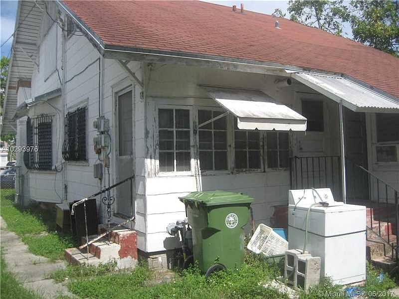 2nd image of 120 SW 15th Ave
