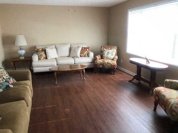 2nd image of 704 Dogwood Trl