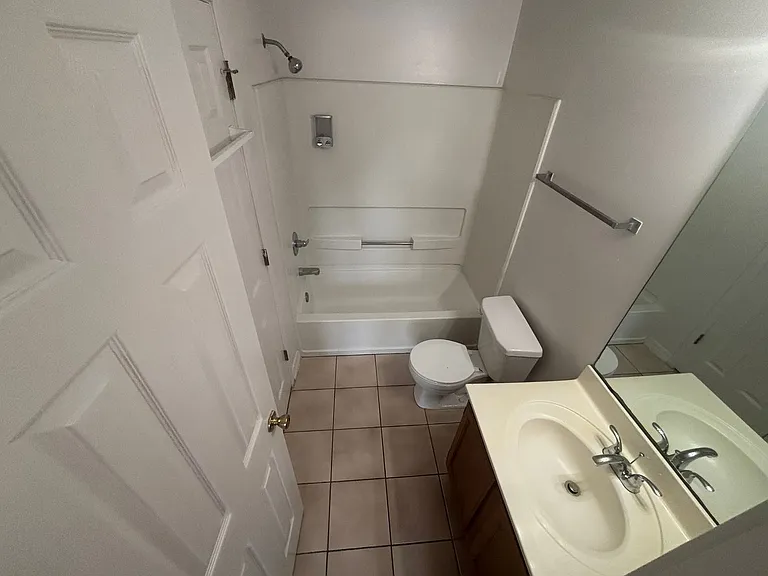 565 Florosa Ct — Photo 10