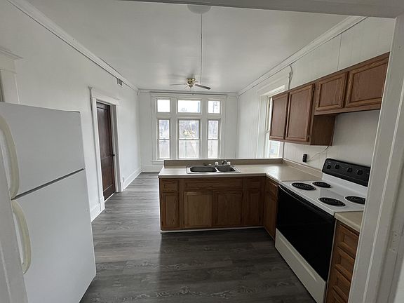 2nd image of 102 S State St #1