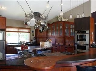 19820 47th Ave NE, Lake Forest Park, WA 98155