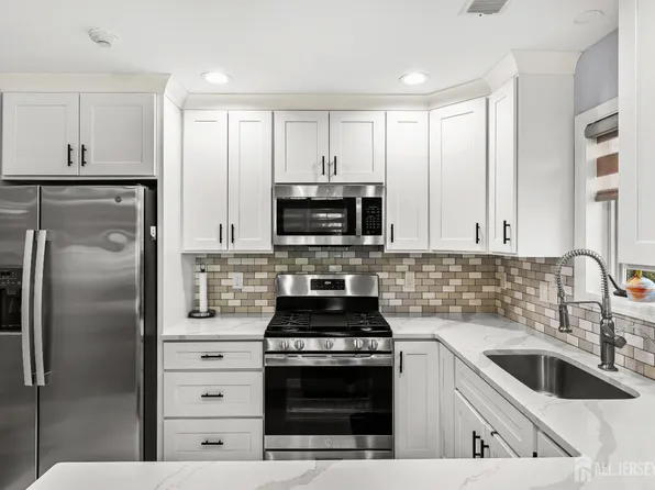 53 Winthrop Rd #G, Monroe Township, NJ 08831