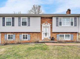 1813 Cambridge Dr, Vinton, VA 24179