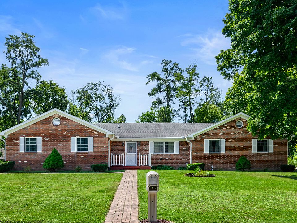 1st image of 6931 Woodridge Dr