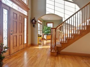 43 Park View Ln, Hawthorn Woods, IL 60047