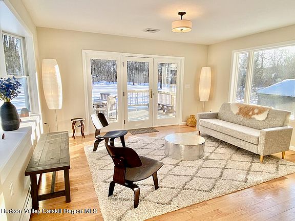 3rd image of 132 Weeds Mill Road