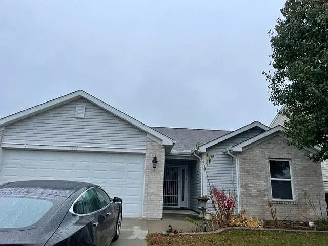 3221 Runyon Dr — Photo 1