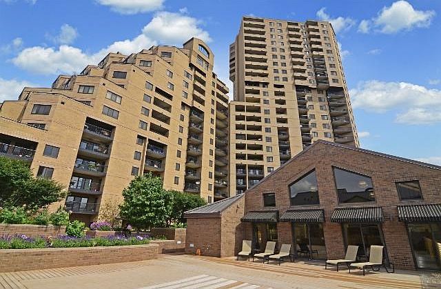 One of MPLS premier n'hoods / developments within walking distance to everything!