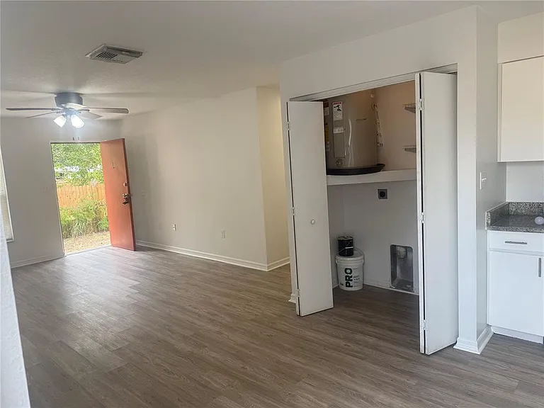 3417 Temple St #B — Photo 17
