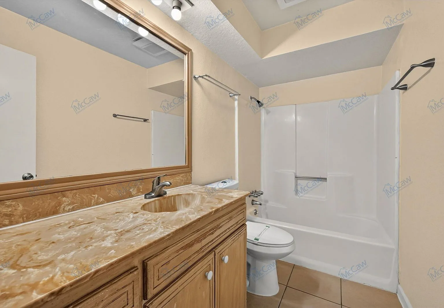 1 bed, 1.0 bath, 967 sqft, $1,600 — Photo 4