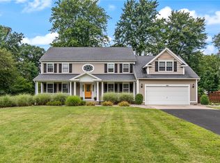 484 Sandystone Cir, Webster, NY 14580