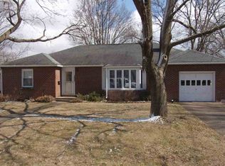 605 S West St, Angola, IN