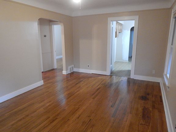 4th image of 15320 Crescentwood Ave