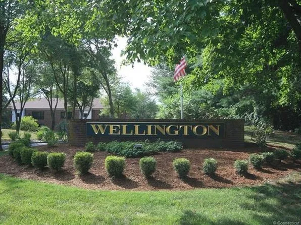 96 Wellington Dr, Farmington, CT 06032