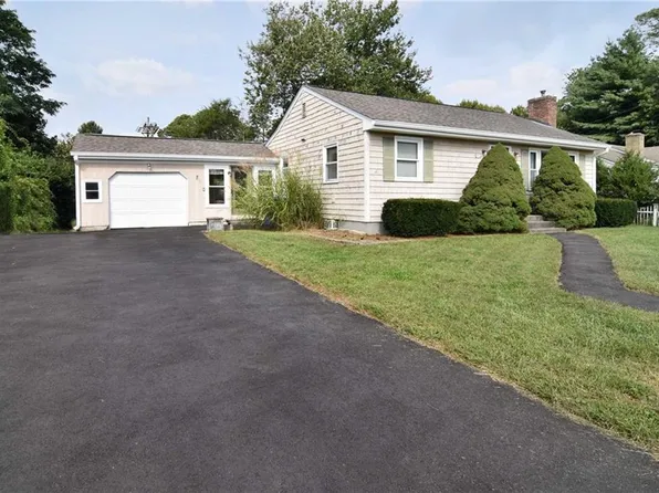 30 Sachem Rd, Riverside, RI 02915