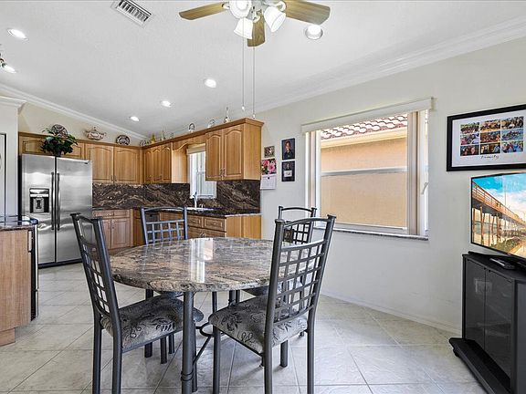 3rd image of 7792 Campania Drive
