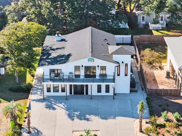 105 SE 53rd Street, Oak Island, NC 28465