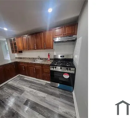 3 bed, 1000 sqft, $1,839 — Photo 2