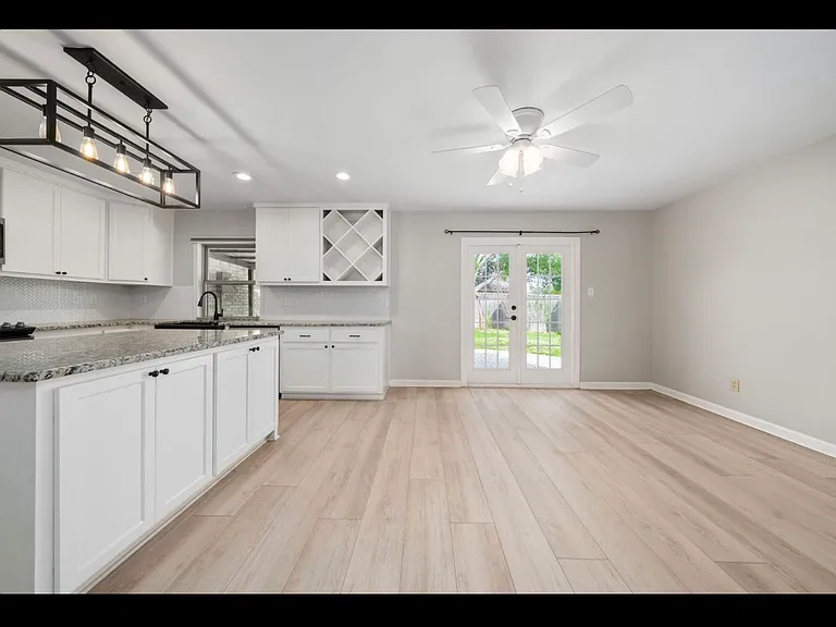 413 Sandy Knoll Dr — Photo 5