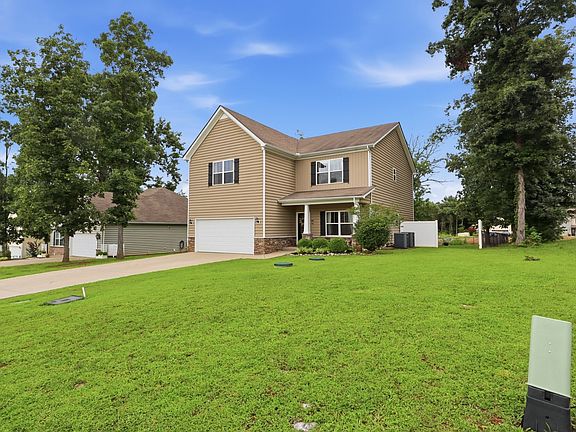 2nd image of 806 Silverhill Dr