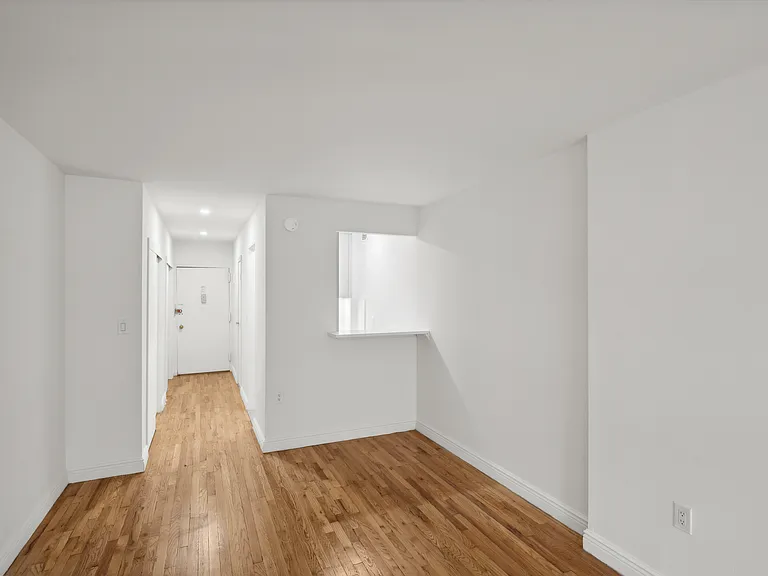 295 Park Ave S #8L — Photo 3