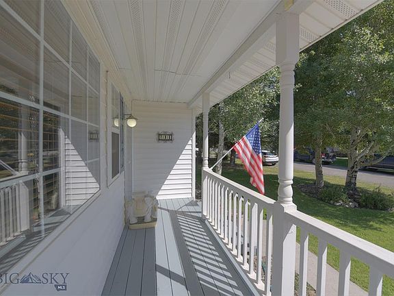 3rd image of 211 Ash Ln