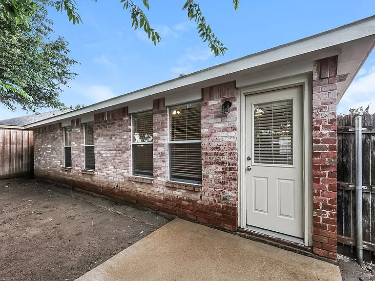 706 Langford Dr — Photo 16