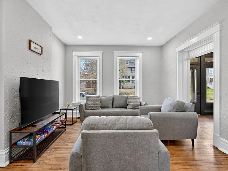 3605 Cambridge Ave — Photo 10