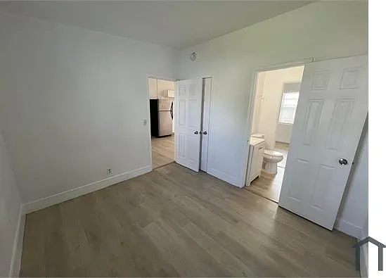 320 NE 13th Ave #5 — Photo 10