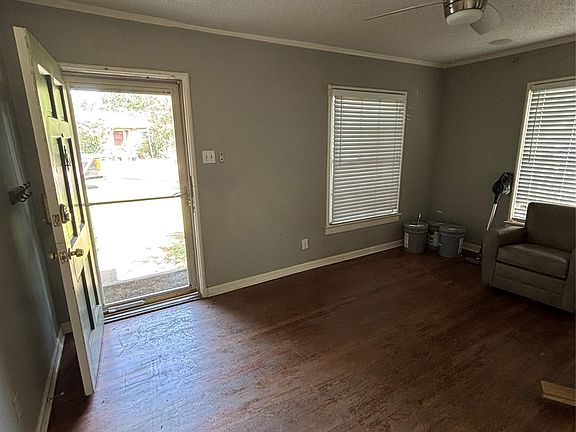 3rd image of 4252 S Cresthaven Rd
