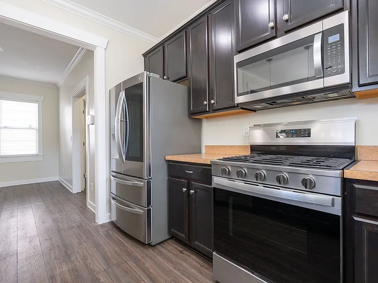 1400 Goodman St — Photo 41