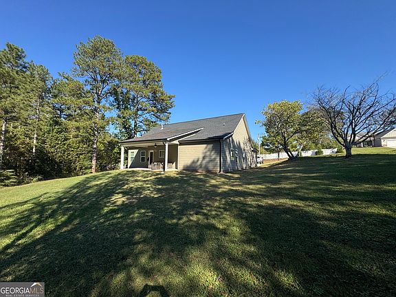 5th image of 101 Holtz Dr