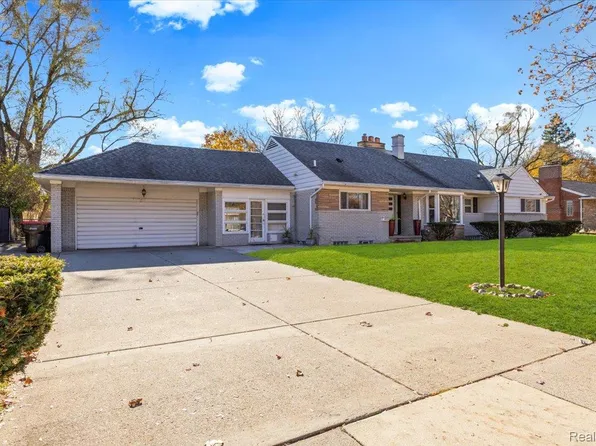 18131 Magnolia Ave, Southfield, MI 48075